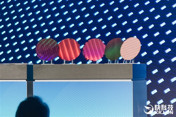 Intel CEO直言希望为AMD代工:赢得信任 保护IP
